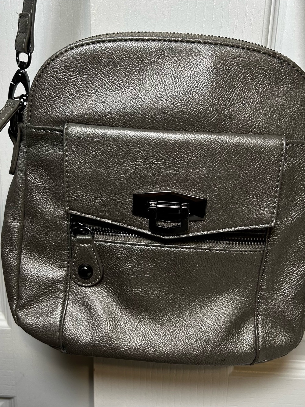 Chico's crossbody bag Purse Metallic gunmetal hardware turnlock closure textured
